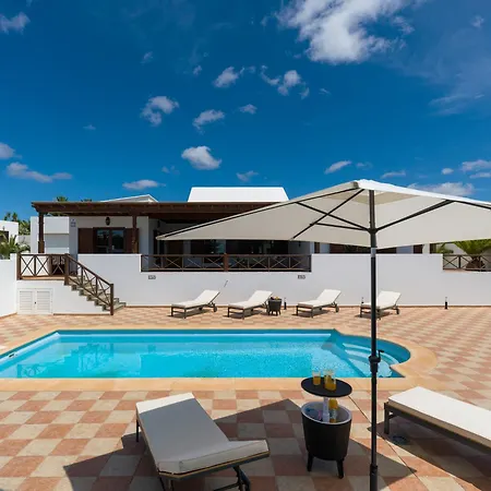 Elegant In Private Pool